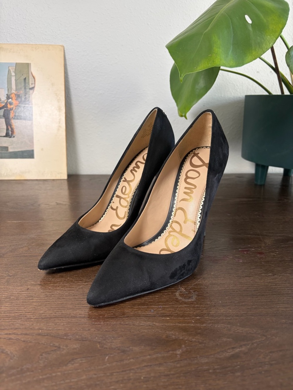 Sam Edelman Black Suede Pointed Pump Heels Size 8.5
